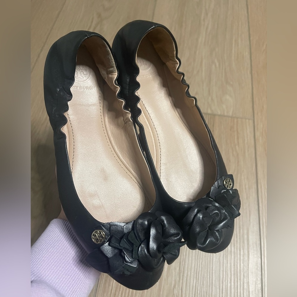 Tory Burch blossom flower leather ballet flats